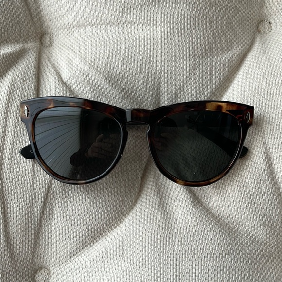 New condition Carve “Sway” sunnies - Picture 2 of 2